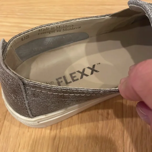 Women’s The Flexx Woven Leather Slip On Sneakers, Size 8 - Picture 4 of 7